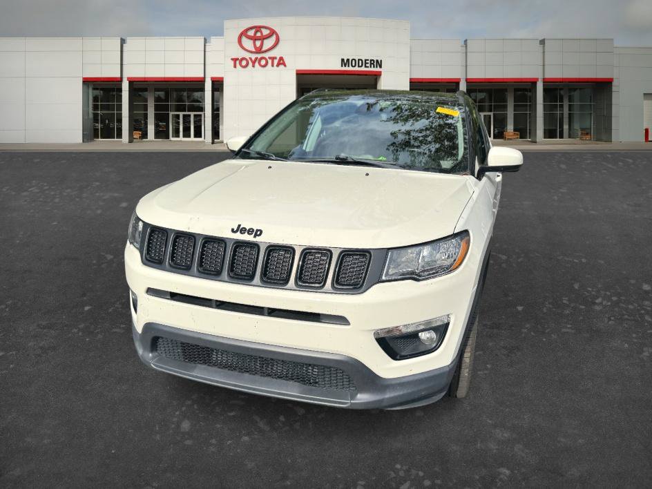 Used 2020 Jeep Compass Latitude FWD image 3