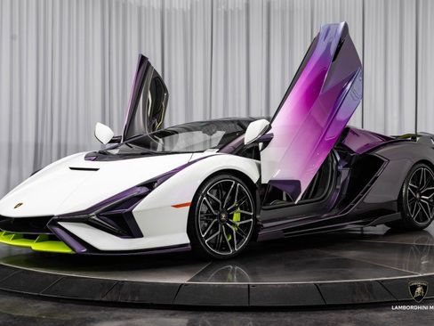 Used 2020 Lamborghini Sian Coupe image 43