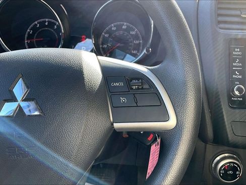 Used 2024 Mitsubishi Outlander Sport ES image 18