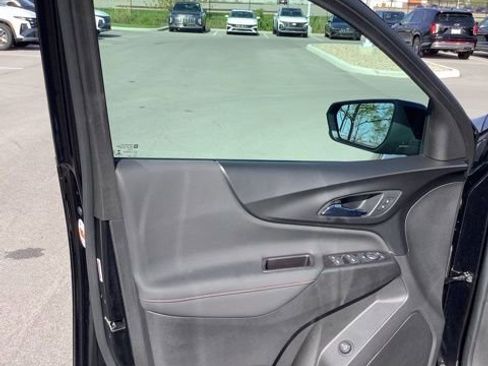 Used 2022 Chevrolet Equinox RS w/ RS Leather Package image 17