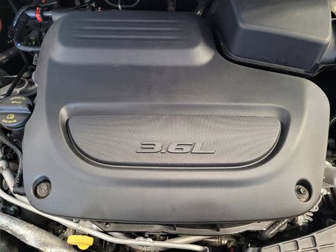 Used 2023 Chrysler Voyager LX FWD image 30