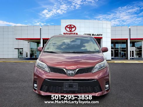 Used 2019 Toyota Sienna SE FWD image 8