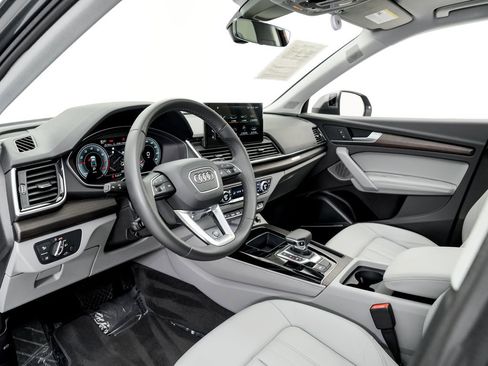 Used 2023 Audi Q5 2.0T Premium Plus image 4