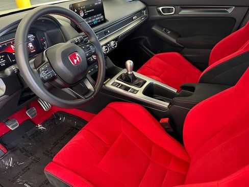 Used 2024 Honda Civic Type R image 9
