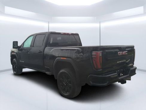 Used 2025 GMC Sierra 2500 AT4 image 5
