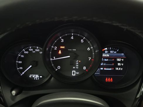 Certified 2023 Porsche Macan AWD/4WD image 14