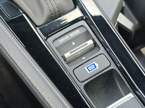 Certified 2025 Honda Accord Sport image 9