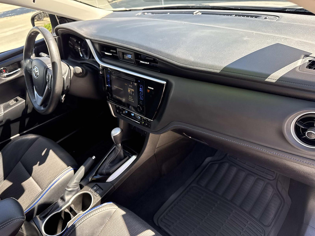 Used 2017 Toyota Corolla SE w/ SE Premium Package FWD image 24