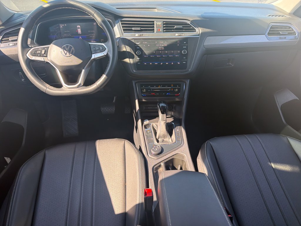 Certified 2023 Volkswagen Tiguan SE w/ Panoramic Sunroof Package AWD/4WD image 20