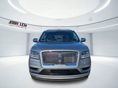 Used 2021 Lincoln Navigator Black Label w/ Cargo Convenience Package image 7