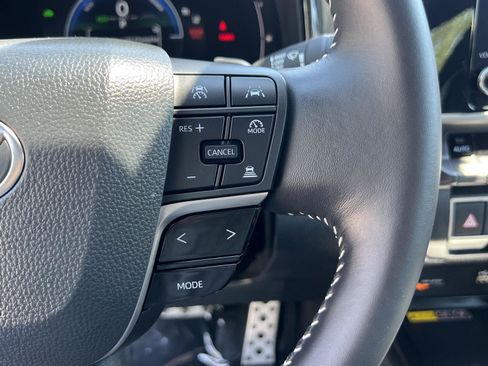 Used 2026 Toyota Camry SE FWD image 33