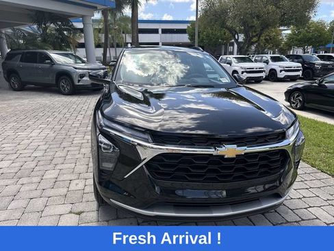 Used 2024 Chevrolet Trax LT FWD image 17