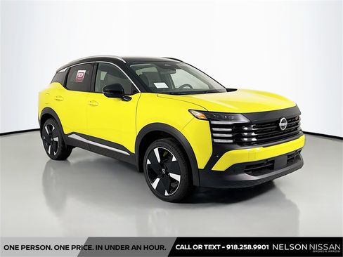 New 2025 Nissan Kicks SR image 3