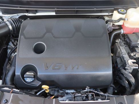 Used 2020 Chevrolet Traverse RS w/ LPO, Floor Liner Package FWD image 44