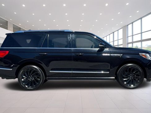 Certified 2021 Lincoln Navigator Reserve AWD/4WD image 3