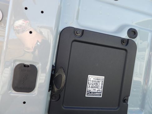 Used 2024 Ford Maverick XL image 11