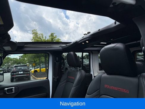 Certified 2025 Jeep Wrangler Unlimited Rubicon AWD/4WD image 6