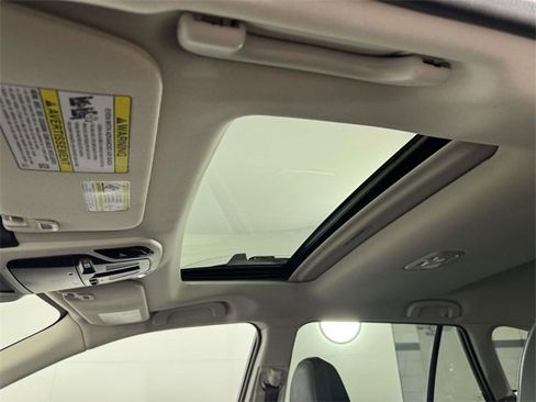 Used 2025 Subaru Outback Touring XT image 31