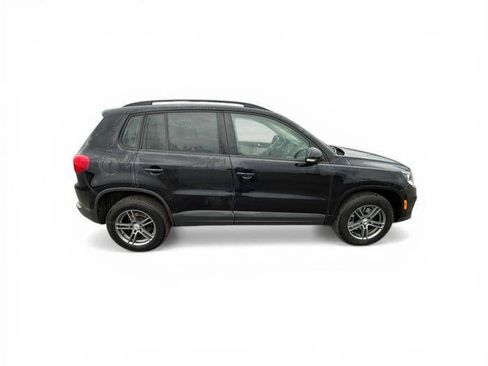 Used 2016 Volkswagen Tiguan S image 7