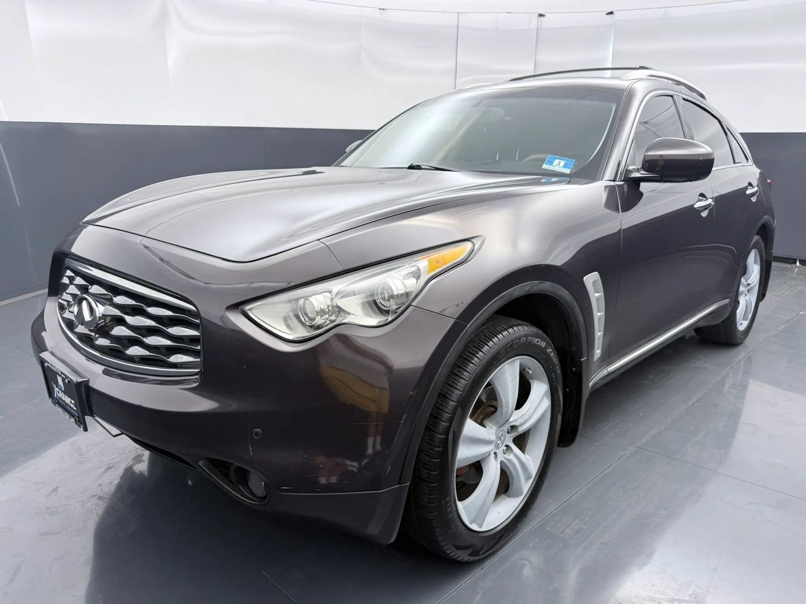 Used 2010 INFINITI FX35 AWD w/ Navigation Pkg image 3