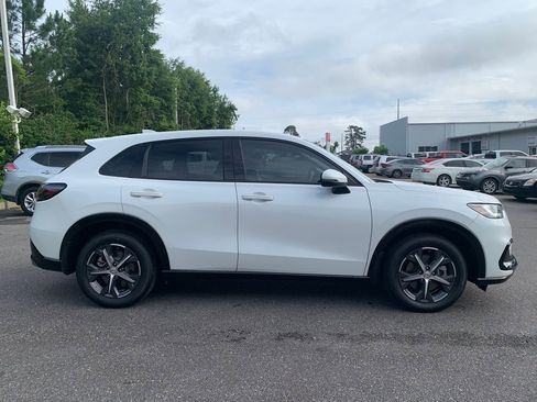 Used 2023 Honda HR-V EX-L image 2