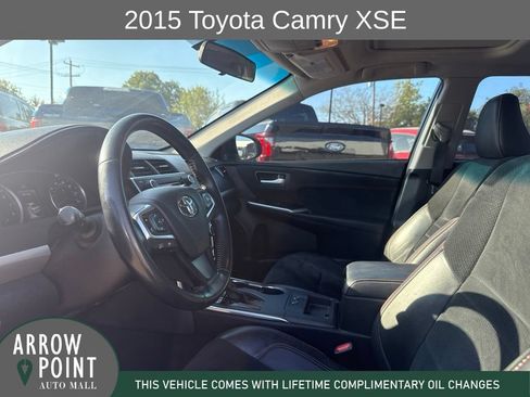 Used 2015 Toyota Camry XSE w/ Moonroof Package FWD image 8