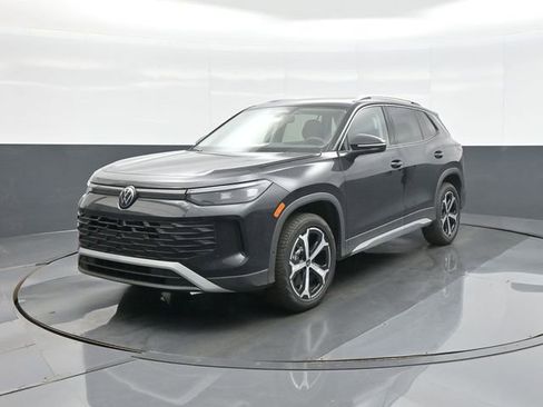 New 2026 Volkswagen Tiguan SE AWD/4WD image 3