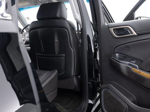 Used 2016 GMC Yukon Denali w/ Open Road Package image 34