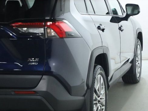 Used 2021 Toyota RAV4 XLE Premium image 49