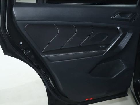 Certified 2022 Volkswagen Tiguan SEL R-Line image 18