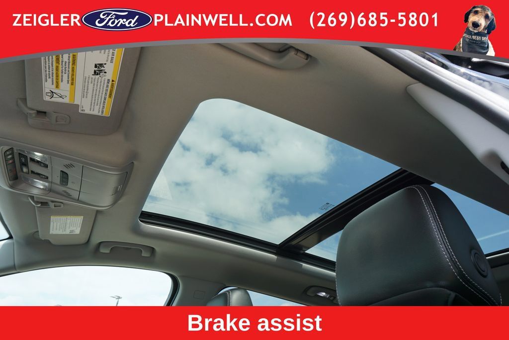 Used 2022 GMC Terrain SLT w/ Tech Package AWD/4WD image 18