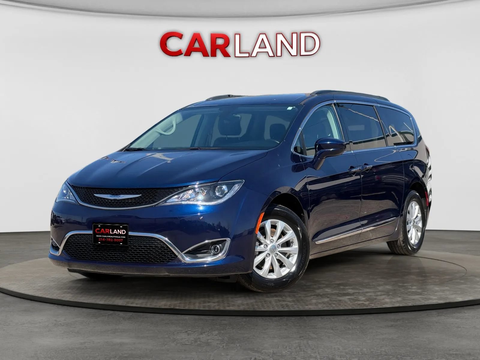 Used 2017 Chrysler Pacifica Touring-L FWD image 1