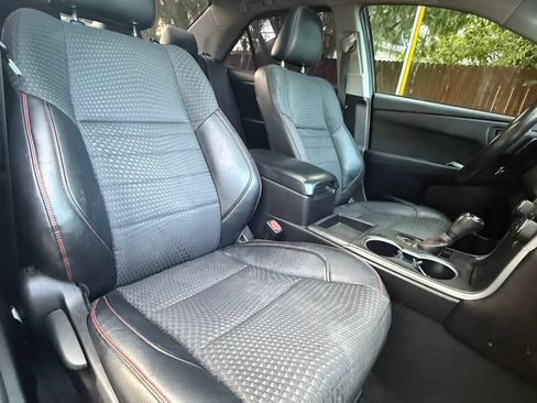 Used 2015 Toyota Camry SE w/ Moonroof Package FWD image 15