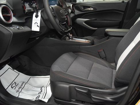 New 2026 Chevrolet Trax RS FWD image 36