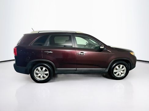 Used 2013 Kia Sorento LX w/ Convenience Pkg FWD image 10