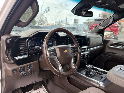 Used 2022 Chevrolet Silverado 1500 LTZ image 9