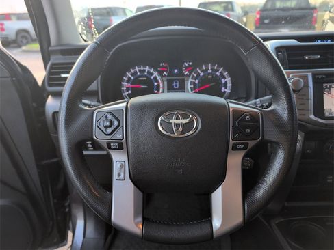Used 2016 Toyota 4Runner SR5 image 24