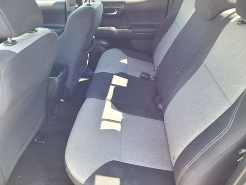 Used 2020 Toyota Tacoma TRD Sport w/ Technology Package image 12