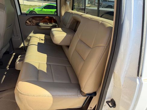 Used 2002 Ford F350 Lariat image 4