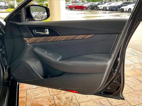 Used 2016 Nissan Maxima Platinum FWD image 18