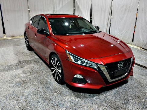 Used 2019 Nissan Altima 2.5 SR w/ SR Premium Package image 3