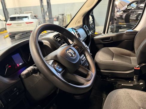 Used 2024 RAM ProMaster 2500 w/ Convenience Group FWD image 15