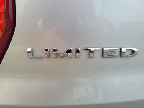 Used 2019 Ford Explorer Limited w/ Class III Trailer Tow Package image 15