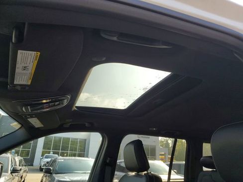 New 2025 Jeep Grand Cherokee Altitude image 13