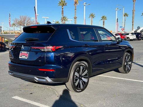 New 2026 Mitsubishi Outlander SE image 11