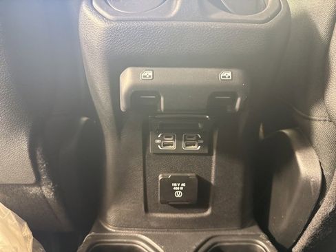 Used 2022 Jeep Gladiator Mojave w/ LED Lighting Group image 13