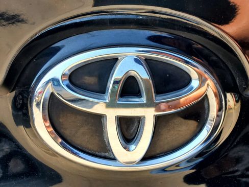 Used 2016 Toyota Camry SE FWD image 9