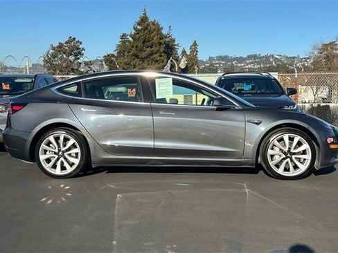 Used 2018 Tesla Model 3 Long Range image 3