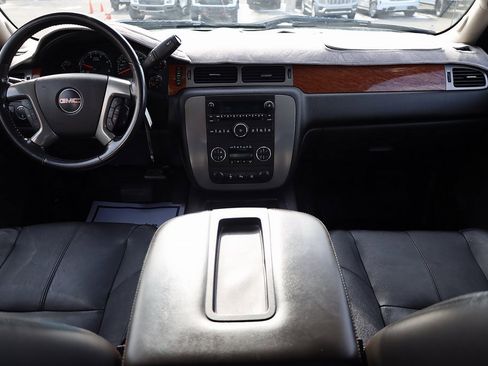 Used 2008 GMC Sierra 2500 SLT w/ Z71 Off-Road Package image 18