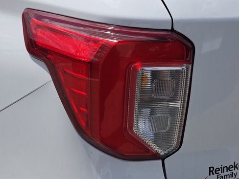 Used 2021 Ford Explorer Limited w/ Equipment Group 301A AWD/4WD image 20